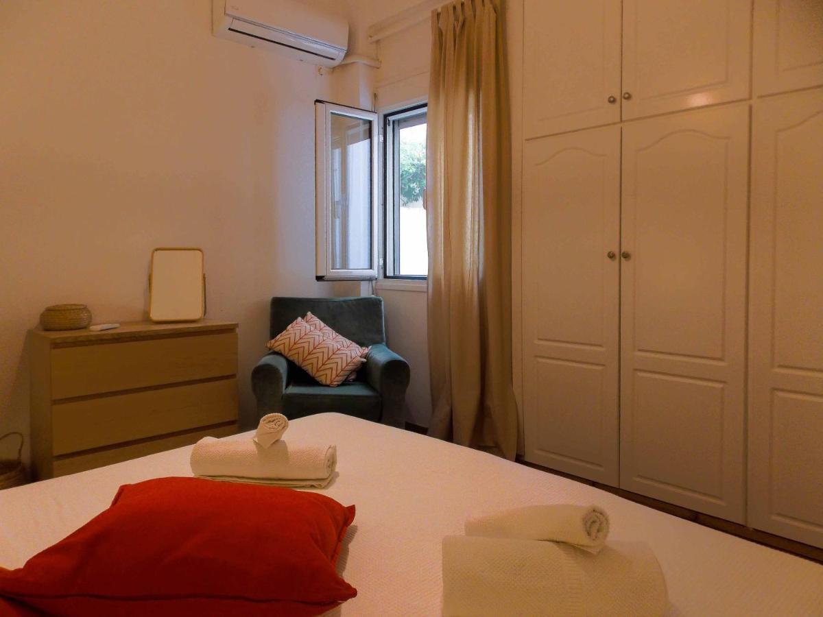 Cozy Plaka Apartment Atene Esterno foto