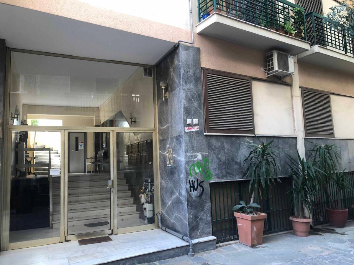Cozy Plaka Apartment Atene Esterno foto