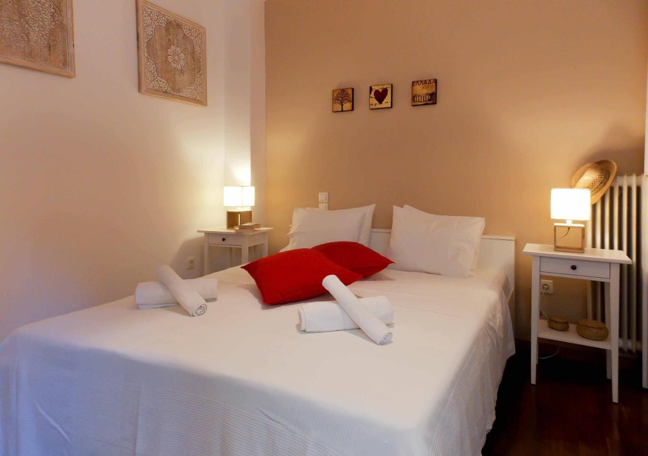 Cozy Plaka Apartment Atene Esterno foto