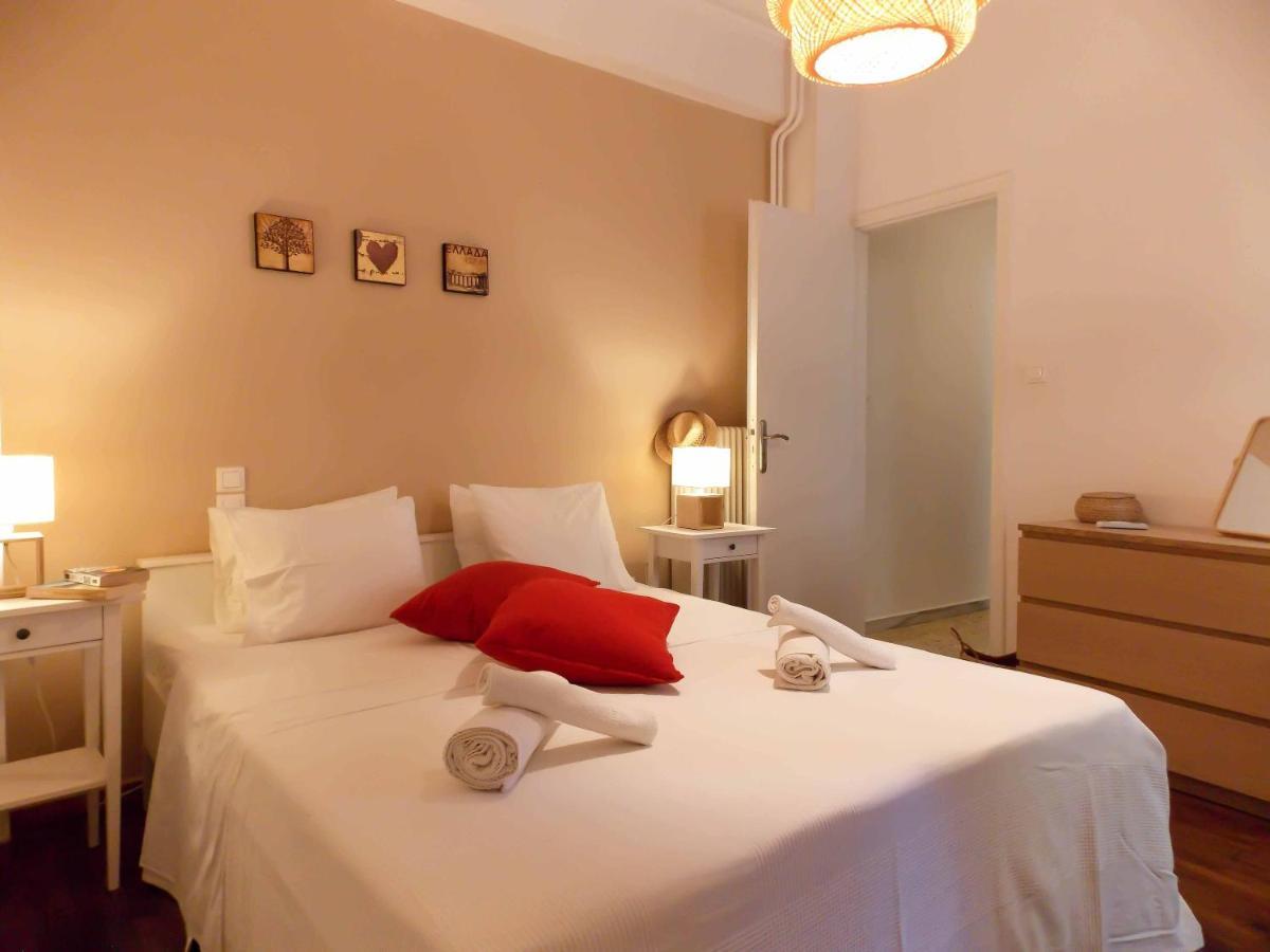 Cozy Plaka Apartment Atene Esterno foto