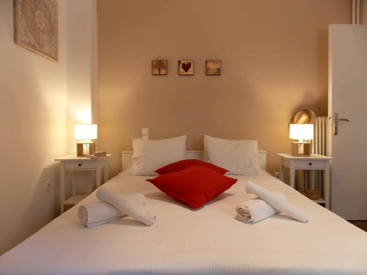 Cozy Plaka Apartment Atene Esterno foto