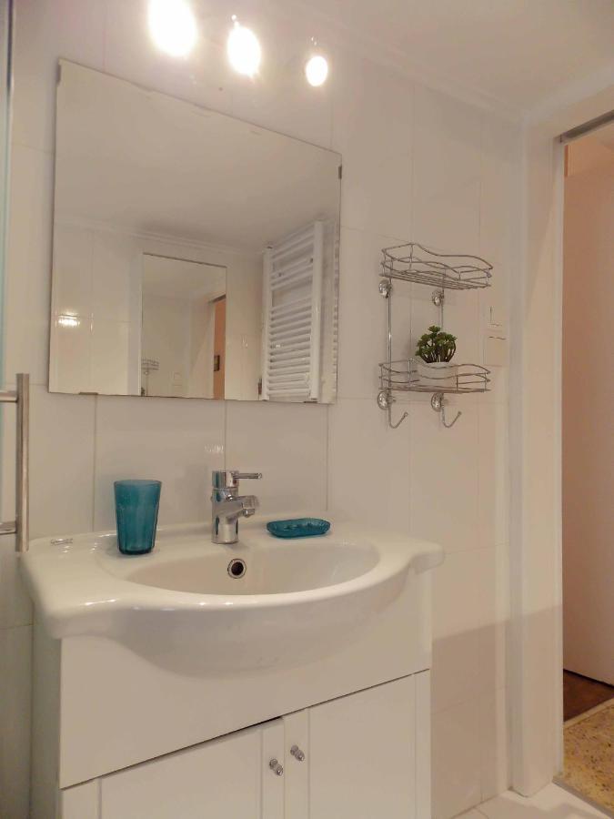 Cozy Plaka Apartment Atene Esterno foto